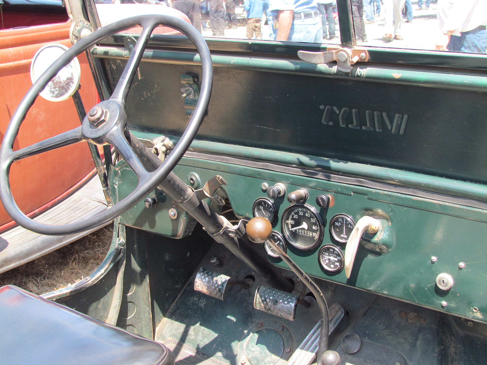 Dashboard, steering wheel and gauges of a 1945-49 Willys CJ-2A