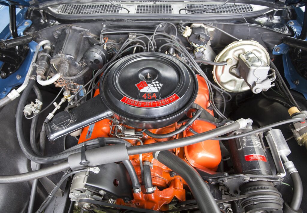 Turbo-Jet 454 V8 engine in a 1970 Chevrolet Monte Carlo SS