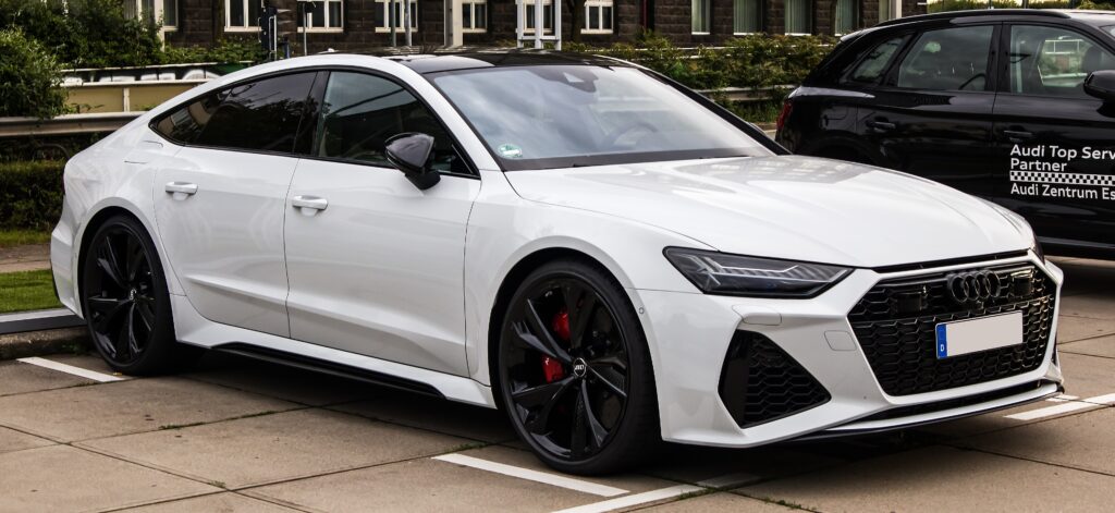 White Audi RS 7 Sportback C8