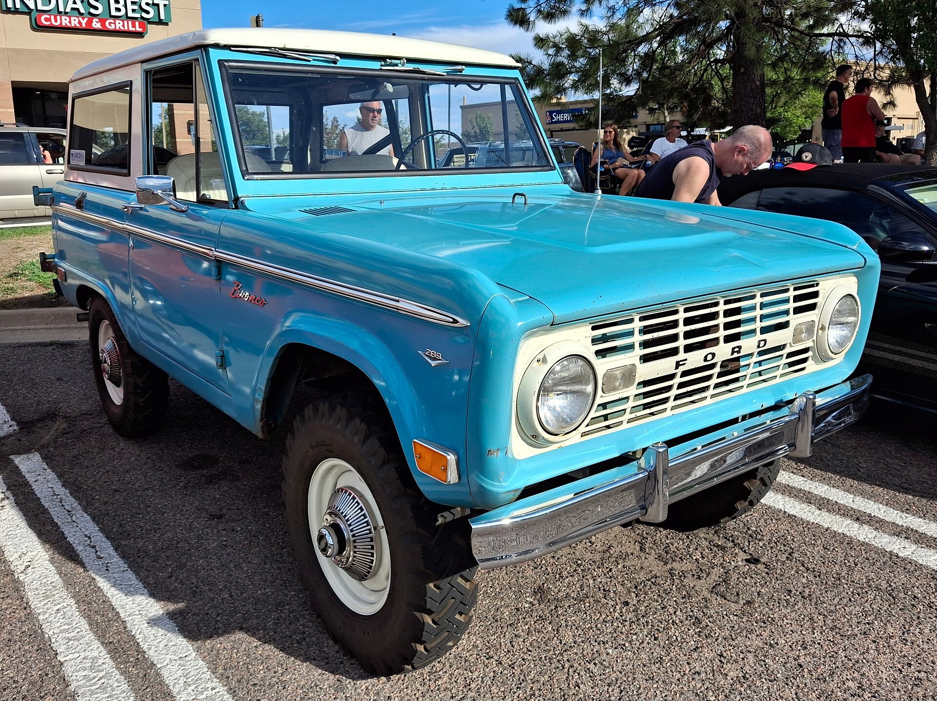 A blue 1968 Ford Bronco with a 289 V8