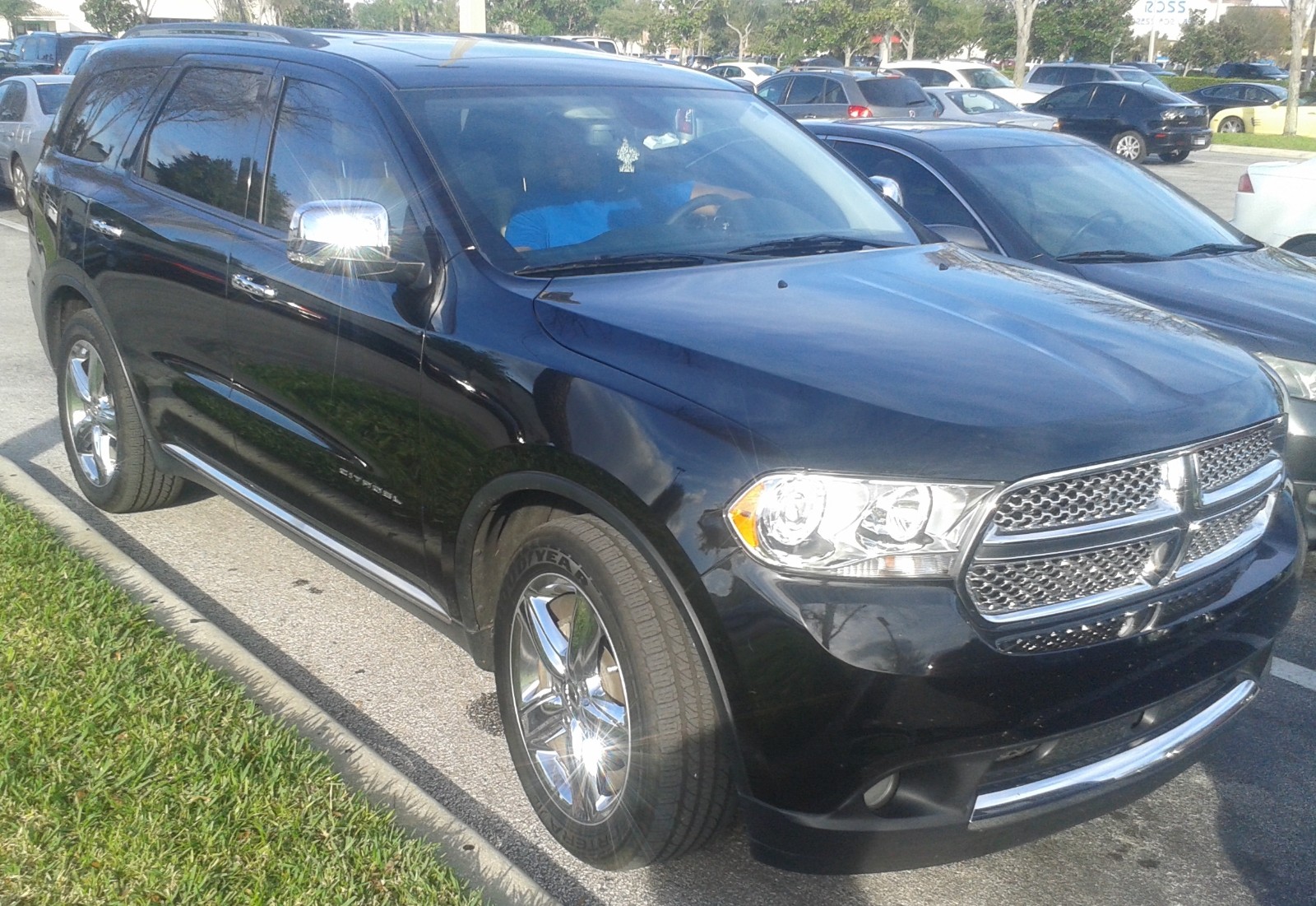 A black Dodge Durango Citadel SUV photographed in Orlando, Florida