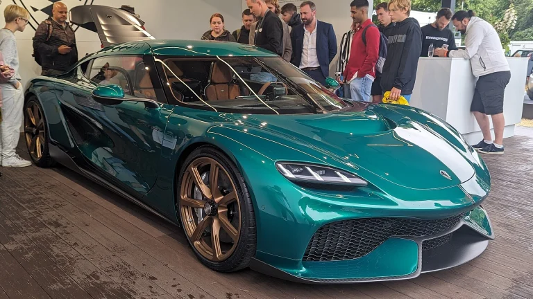 Koenigsegg Gemera four-seat hypercar