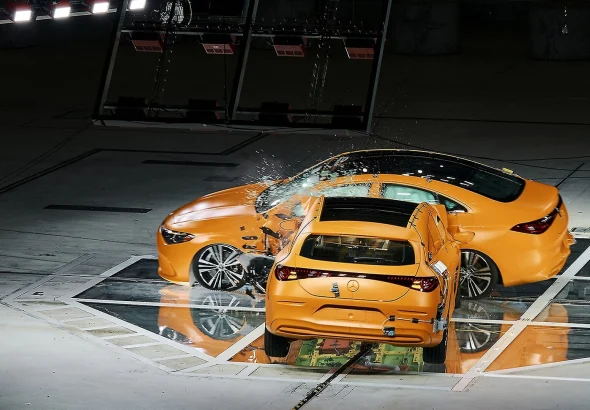 Mercedes-Benz CLA Shooting Brake striking the driver side of an electric CLA at 56 km/h