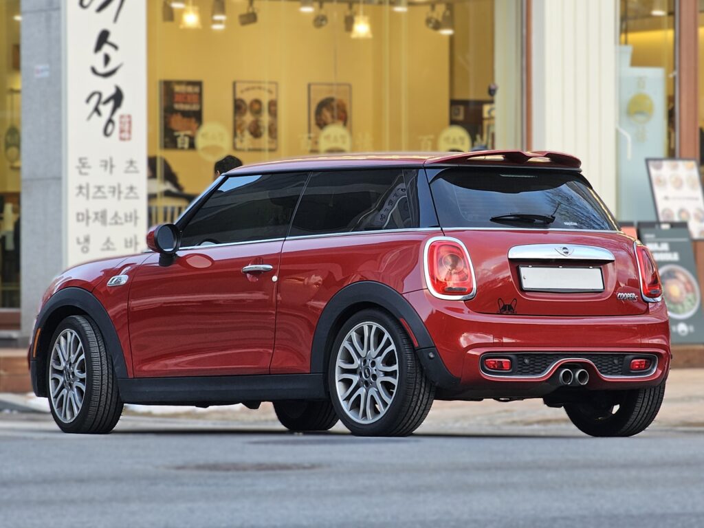 Chili Red Mini Cooper S F56 hatchback