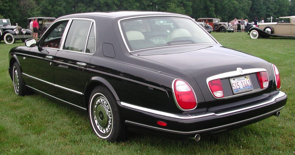 A black 1999 Rolls-Royce Silver Seraph sedan