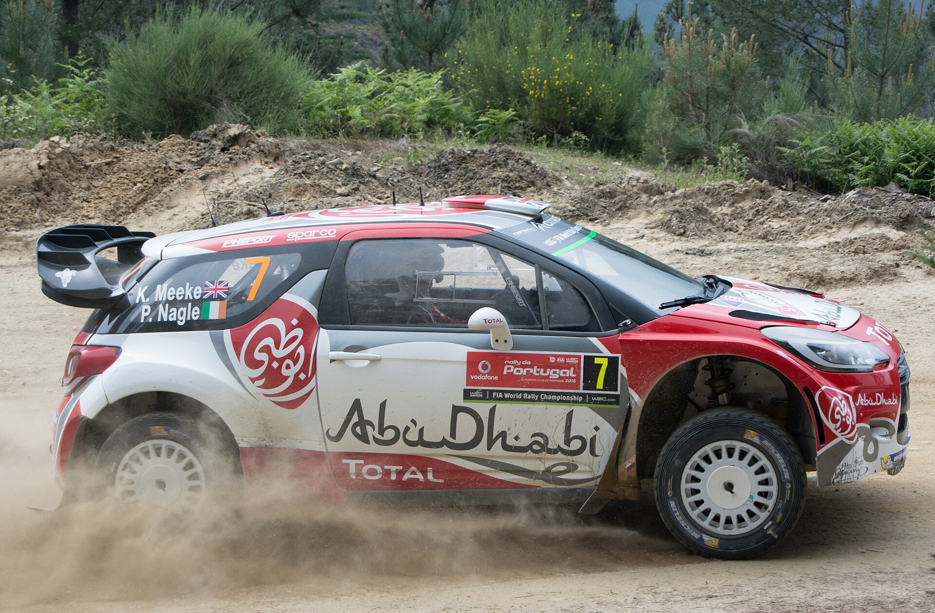 Kris Meeke's Citro&euml;n DS3 WRC on the Mar&atilde;o stage of the 2016 Rally de Portugal