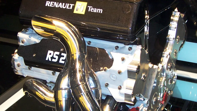 Renault RS27 2.4-litre V8 Formula 1 engine from 2007 on display