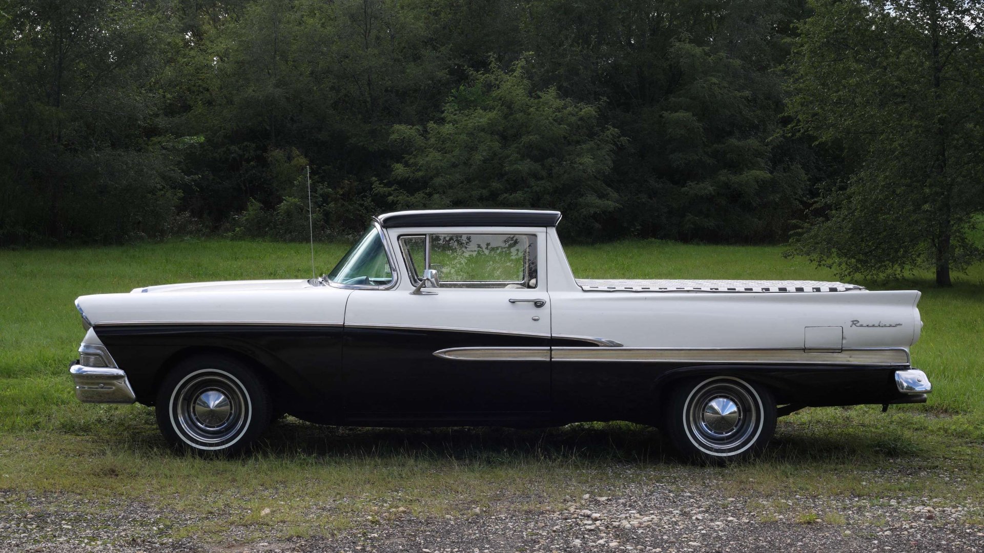 1958 Ford Ranchero owned by Rick Nielsen